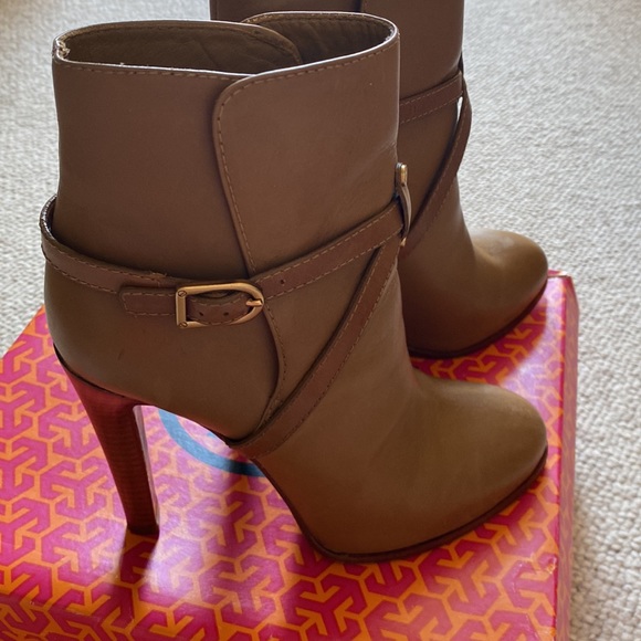Tory Burch Vicuña Dorese high heel bootie size 9 - Picture 2 of 10